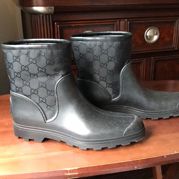 Gucci Shoes - Authentic Gucci Black rain/snow boots.